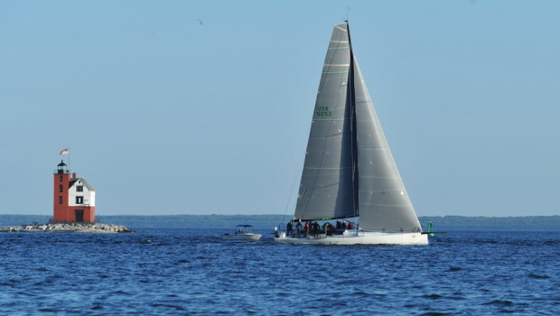 mackinac sailboat race results